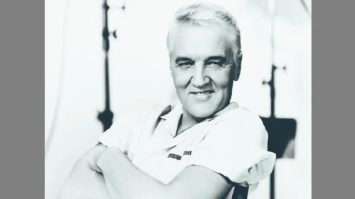 Der Künstler Alper Yesiltas hat mittels einer KI-Technologie ein Portrait von Elvis Presley, wie er heute aussehen würde, erschaffen.