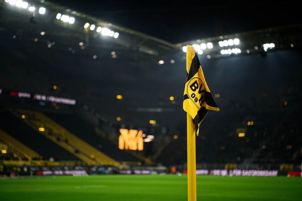 Borussia Dortmund - HSV Tipps (Foto: Shutterstock.com / Vitalii Vitleo)