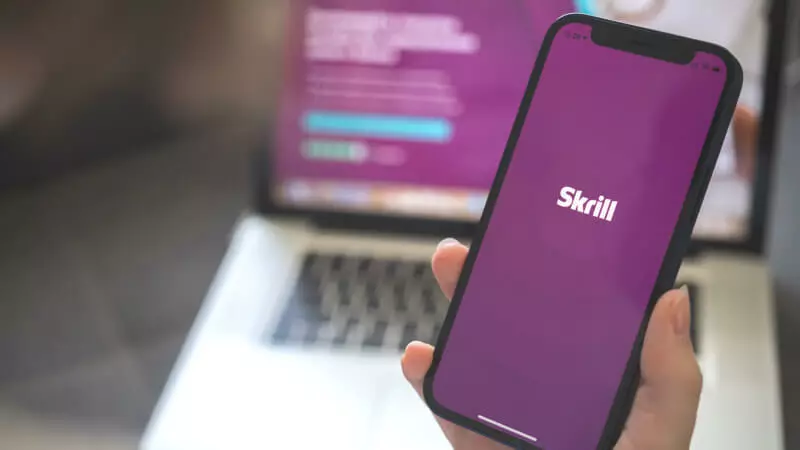 Wettanbieter mit Skrill (Foto: Shutterstock: FellowNeko)