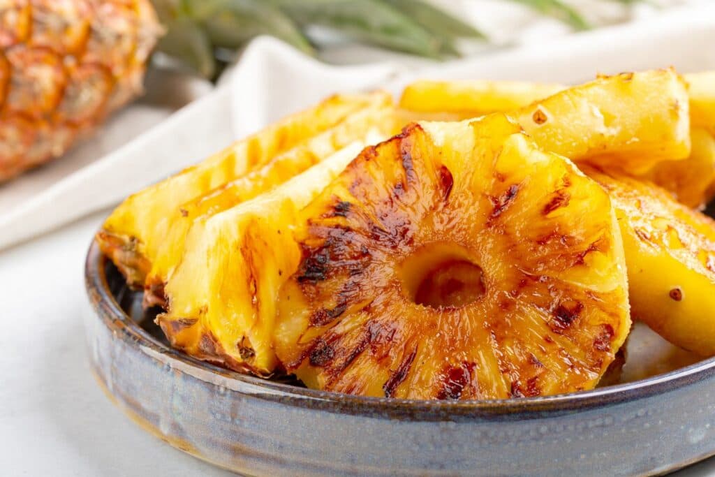 gesunde Snacks: gegrillte Ananas