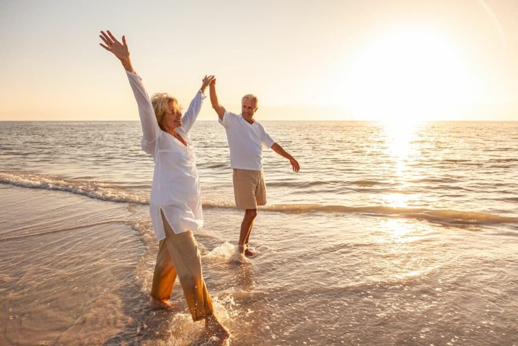 Rentenvorsorge: Paar am Strand