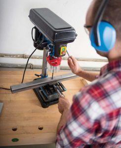 So wird ein Standbohrmaschine Testsieger gewählt Nach diesen wichtigen Eigenschaften wird in einem Standbohrmaschine Test geprüft