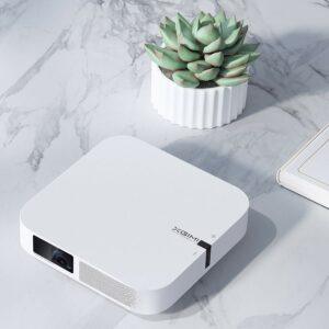 Sicherheitshinweise im Umgang mit einem Beamer Folgende wichtige Hinweise müssen bei einem Beamer + Testsiegers Kauf beachtet werden?