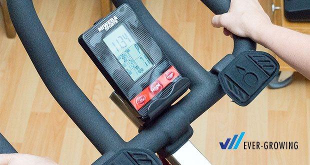 Profi Indoor Cycling MS500 von Miweba Sports - stellen Sie über das Display Trainingsparameter ein oder tracken Sie Ihre Trainingserfolge