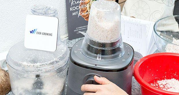 Springlane Universal Küchenmaschine Kaia im Test - Ihr praktisches 3-in-1 System beinhaltet einen 1,5-Liter-Basisbehälter zum Zerkleinern, Schlagen und Kneten, einen Mixaufsatz für Smoothies sowie einen Mini-Zerkleinerer für Pestos & Co