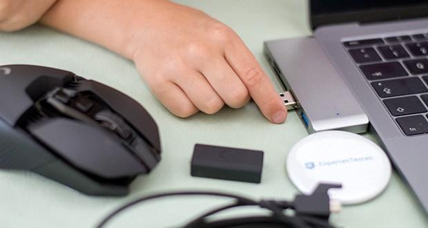 Logitech G903 LIGHTSPEED kabellose Gaming-Maus im Test - die Lichteffekte lassen sich mit einer Auswahl aus ~16,8 Millionen Farben anpassen und mithilfe der G HUB Gaming-Software mit dem Rest deiner G-AusrĂĽstung synchronisieren