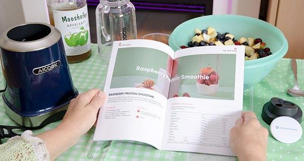 AICOOK Smoothie Maker im Test - mithilfe des gezielten Gratis-Rezeptbuches fügen Sie Ihre Lieblingsvollwertkost wie Beeren, Spinat hinzu