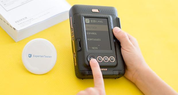 Fujifilm Instax Mini LiPlay Elegant Hybride Sofortbildkamera im Test - auf dem Display können Sie die Belichtung Ihrer Aufnahme vor Bildausgabe anpassen und Ihre Sofortbilder auf diese Weise optimieren