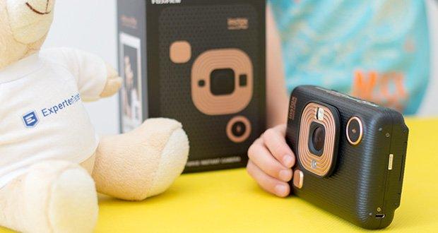 Fujifilm Instax Mini LiPlay Elegant Hybride Sofortbildkamera im Test - die innovative Soundfunktion ermöglicht es Ihnen, Ihr Sofortbild mit dazugehöriger Audioaufnahme auszugeben