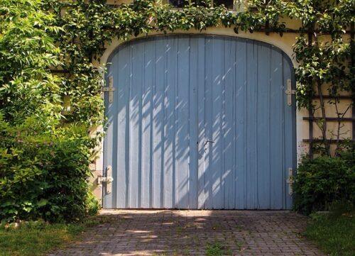 Was kostet: Garagentor mit Einbau? - Preise und Fakten