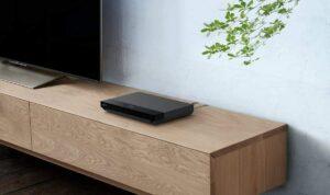 Neuere Konsolengenerationen setzen ihren eigentlichen Fokus nicht auf die Widergabe von Blu Ray Discs. Dennoch bieten sie die Möglichkeit Blu Ray Discs einfach und unkompliziert in Ihrem Heimkino abzuspielen.