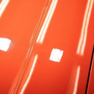 Schmutz, Vogelkot oder Harz können auch den Lack beschädigen.