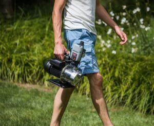 Hauswasserautomat Test Bei der Wahl eines Hauswasserautomaten zur Bewässerung von Haus und Garten ist die benötigte Menge bei der Förderleistung zu beachten.