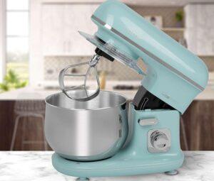 Da Brot ein schwerer Teig ist, sollten Sie eine Knetmaschine kaufen, die stabil steht. Saugfüße am Boden können die Stabilität erhöhen.