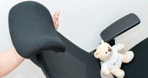 Die Sitzneigung des Bürostuhls im Test und Vergleich