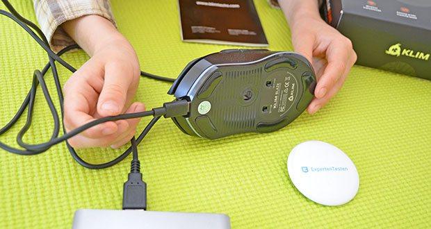 KLIM Blaze kabellose RGB Gaming Maus im Test - Du kannst das 150 cm lange Kabel zum Schnellladen an ein USB-Ladegerät anschließen, oder einfach an deinen PC, um die Maus weiter zu benutzen