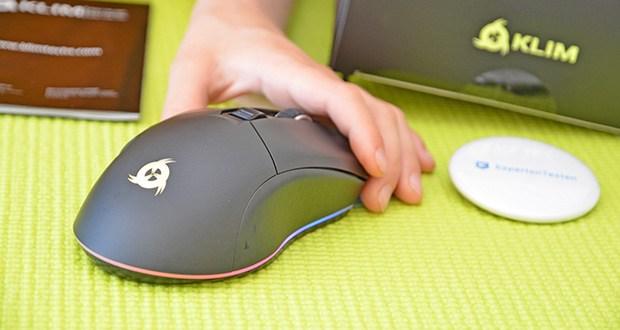 KLIM Blaze kabellose RGB Gaming Maus im Test - Ihre matte Oberfläche kontrastiert mit der hellen RGB-Beleuchtung um die Basis der Maus