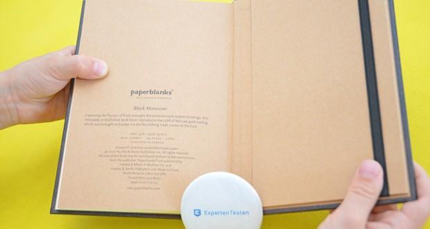 Paperblanks Faux Leder Notizbuch im Test - das hintere Vorsatzblatt enthält Namensnennungen und Urheberrechtsinformationen sowie eine Erläuterung zum faszinierenden historischen Hintergrund des Originalkunstwerks