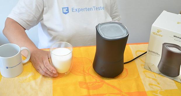 Tchibo Elektrischer Milchaufschäumer schwarz im Test - besticht nicht nur durch perfekten Schaum, sondern auch durch die optimale Erhitzung der Milch