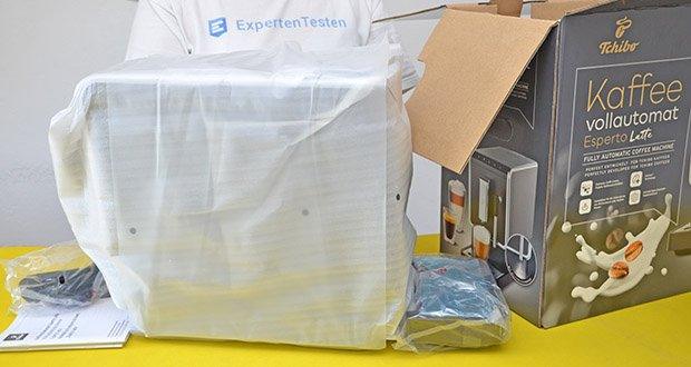 Tchibo Kaffeevollautomat Esperto Latte im Test - Maße (B x T x H): ca. 18 x 40 x 31,5 cm; Gewicht: ca. 7,5 kg