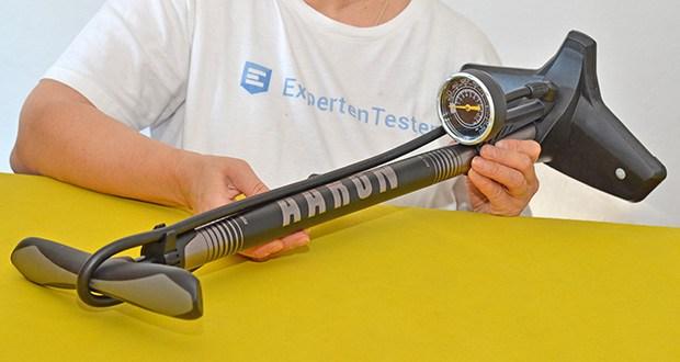 AARON Sport One Fahrradpumpe im Test - zeichnet sich durch robuste Materialien wie Stahl oder Aluminium aus
