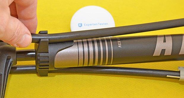 AARON Sport One Fahrradpumpe im Test - Zylinderkörper aus stabilem Stahl
