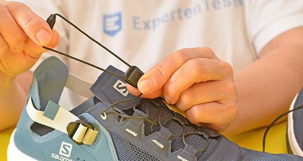 Salomon Herren Tech Amphib 4 Trekking-& Wanderschuhe im Test - dank des Quicklace-Systems kann man leicht in die Schuhe hinein- und wieder hinausschlüpfen und sie bieten stets einen stabilen Halt