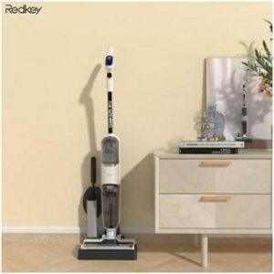 Redkey W12 eignet sich, um staubzusaugen und gleichzeitig trockenen und feuchten Schmutz zu entfernen