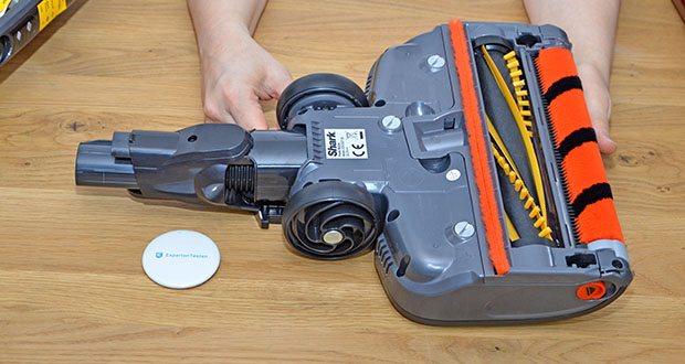 Shark Anti Hair Wrap Akku-Staubsauger IZ251EUT im Test - die einzigartige DuoClean-Bodendüse von Shark kombiniert zwei motorisierte Bürstenrollen, mit denen Sie Teppiche und Hartböden gleichermaßen reinigen können