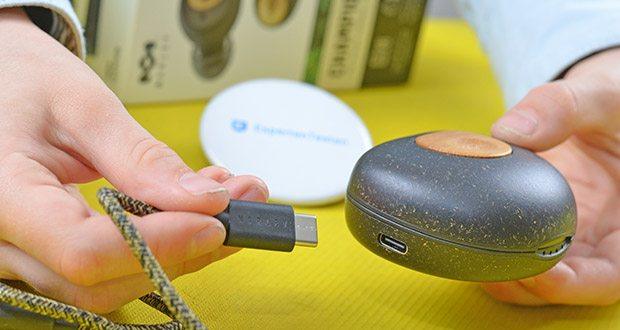 House of Marley True Wireless Champion In-Ear Ohrhörer im Test - die USB-C-Ladetechnologie ermöglicht es Ihnen, jedes Ladegerät oder USB-C-Zubehör zusammen mit Ihren Champion-Kopfhörern und deren Ladehülle zu verwenden