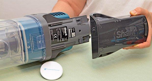 Shark Anti Hair Wrap Akku-Staubsauger IZ201EUT im Test - der herausnehmbare Lithium-Ionen-Akku von Shark kann im Staubsauger oder außerhalb an jeder beliebigen Steckdose in Ihrem Zuhause aufgeladen werden