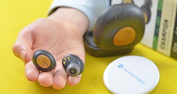 House of Marley True Wireless Champion In-Ear Ohrhörer im Test - die Schnellladefunktion bietet nach einer 15-minütigen Aufladung 2 Stunden Energie