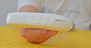 Porenreiniger Test CurrentBody Skin Mini Microderm Peeling-Gerät im Test - glättet feine Linien und bekämpft ungleichmäßige Hauttöne