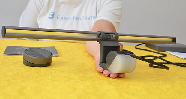 BenQ ScreenBar Halo Monitor Schreibtischlampe im Test - hat ein verbessertes asymmetrisches optisches Design, das nur den Schreibtisch beleuchtet und nicht auf dem Bildschirm reflektiert