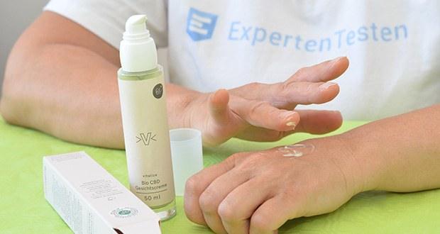 BIOBLOOM Bio CBD Gesichtscreme vitalize im Test - pflegt deine Gesichtshaut und sorgt für einen gesund-strahlenden und schönen Teint