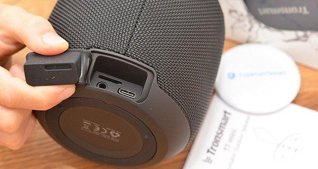 Tronsmart T7 Mini Outdoor Lautsprecher im Test - Anschlüsse: AUX-Eingang, MicroSD Slot, USB-C Stromversorgung