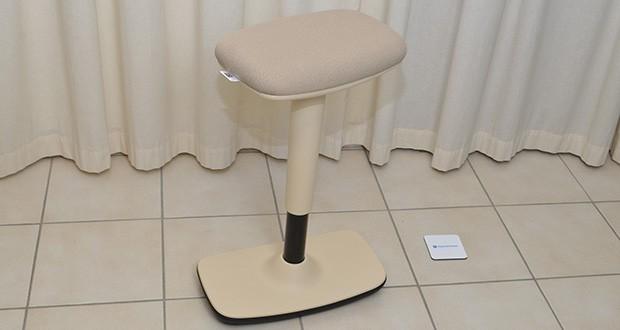 TREND OFFICE to-Swift ergonomischer Hocker im Test - die profilierte Unterseite des Standfußes sorgt auf allen Bodenarten für die notwendige Haftung