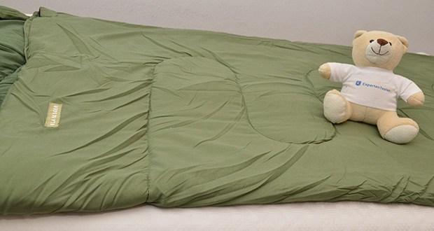 BLACKDEER Baumwollschlafsack mit Kapuze im Test - S-förmige Nähte am Schlafsack verhindern ein Verrutschen der Füllung