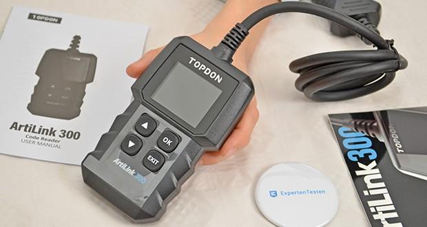 Topdon OBD2 Diagnosegerät AL300 im Test - die kompakte Größe des OBD2-Diagnosegerätes passt bequem in eine Handfläche