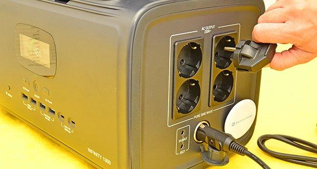 Growatt Infinity 1300 tragbare Powerstation im Test - Vier AC-Steckdosen; ein Autoanschluss