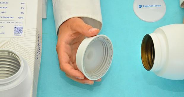 KEEGO Elastisches Titan Trinklasche 750ml weiß im Test - Schützt vor Schimmelbildung: Hält das Getränk sicher
