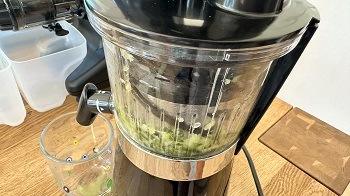 Qualität eines Premium Slow Juicers zu überprüfen Qualität eines Premium Slow Juicers zu überprüfen