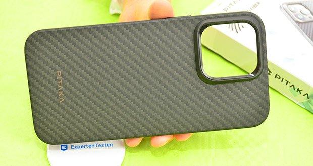 pitaka MagEZ Case Pro 4 für iPhone 15 Plus Schwarz/Grau im Test - Komfortable Handhabung