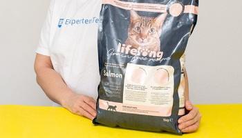 7 Kaufkriterien für Katzen Trockenfutter im Test und Vergleich 7 Kaufkriterien für Katzen Trockenfutter im Test und Vergleich