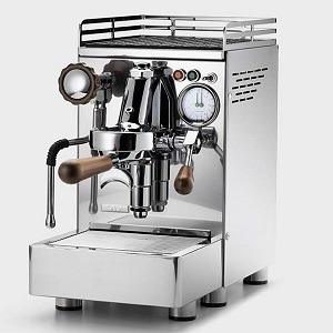 So werden Espressomaschinen getestet Verschiedene Testkriterien in einem Espressomaschine Test