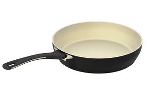 So werden Keramikpfannen getestet Verschiedene Testkriterien in einem Keramikpfanne Test und Vergleich