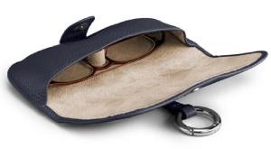 So werden Brillenetuis getestet Verschiedene Testkriterien in einem Brillenetui Test