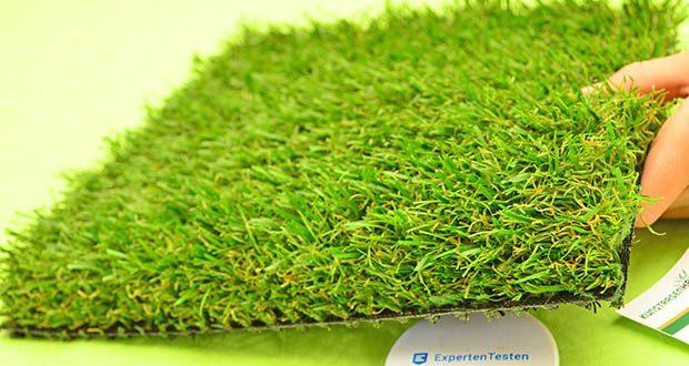 Kunstrasenhaus Kunstrasen Figo im Test - Hoher Komfort durch weiche, W-förmige Fasern