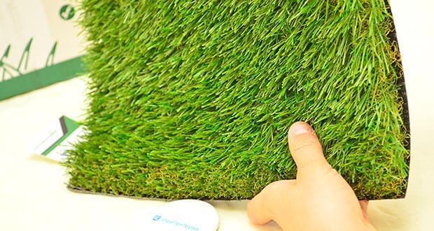 Kunstrasenhaus Kunstrasen Philip im Test - Widerstandsfähig gegen intensive Nutzung; Kinder- und tierfreundlich