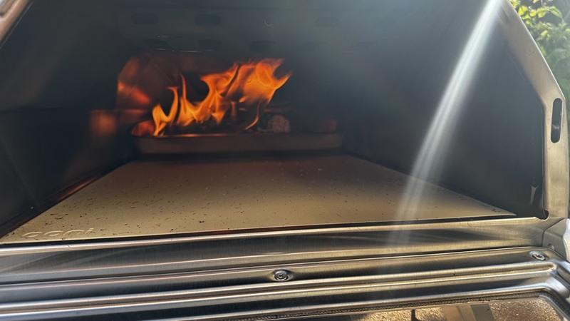 Ooni Karu 16 - Flexibilität bei der Brennstoffwahl